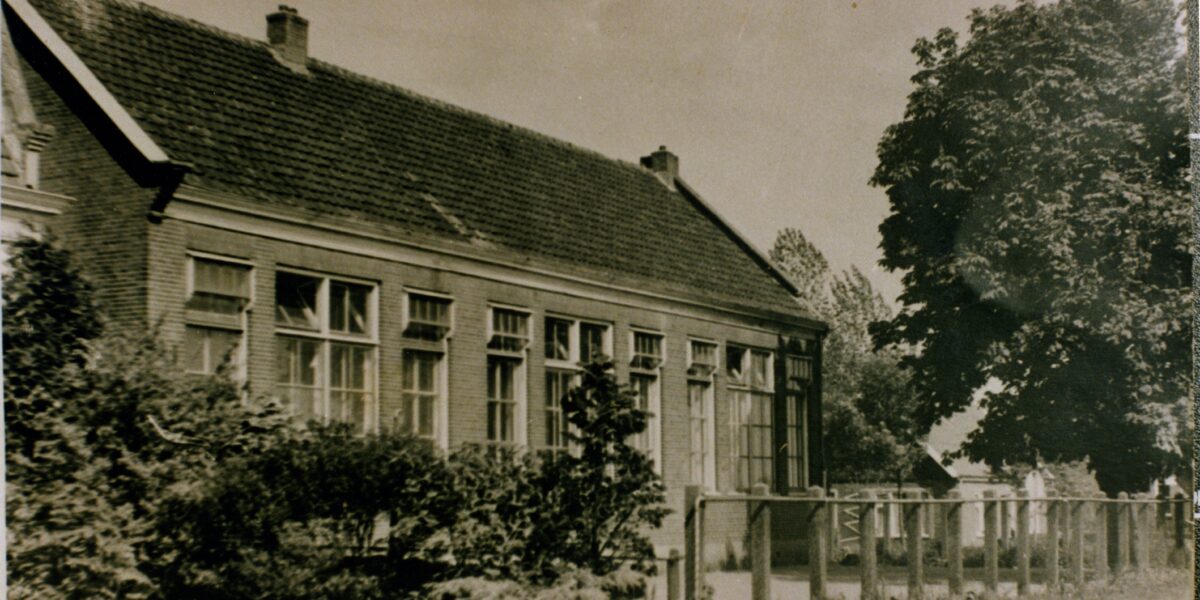 Boekje over christelijke lagere school in Waverveen