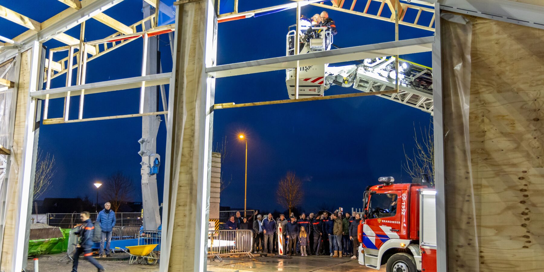 Hoogste punt nieuwe brandweerkazerne Abcoude bereikt