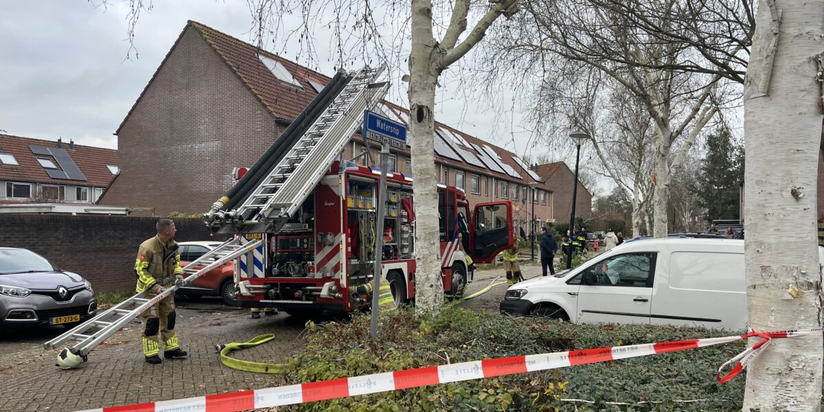 Brandweer rukt uit voor woningbrand in Mijdrecht