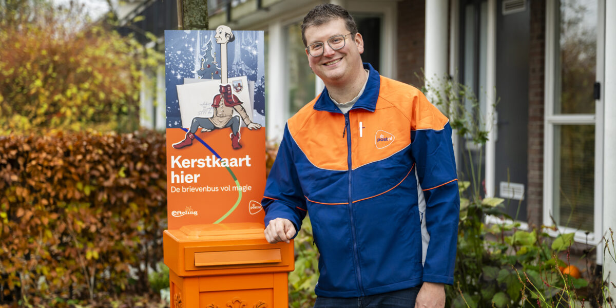 Sprookjesachtige kerstbrievenbus duikt op in Mijdrechtse voortuin