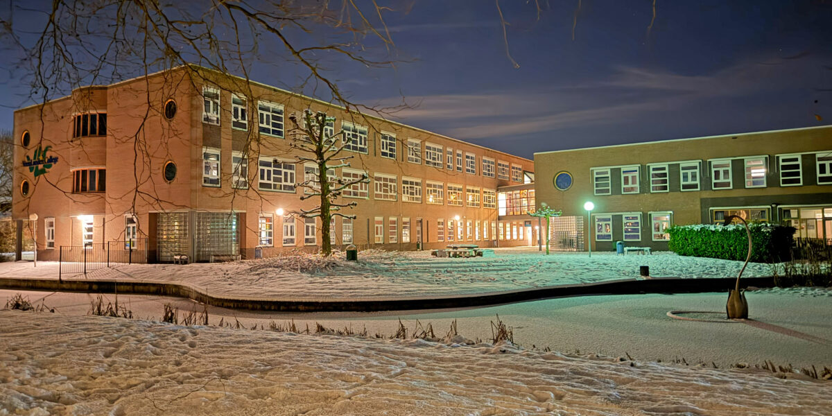 Streep door kramenmarkt, (deels) ijsvrij voor scholieren en geen bussen
