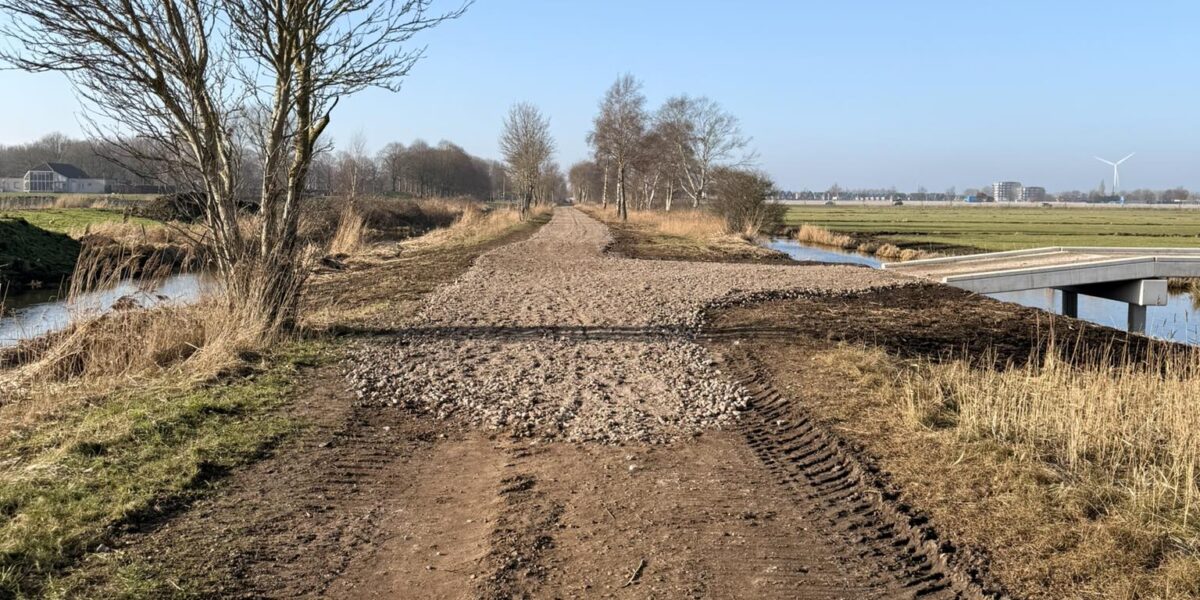 Bewoners uiten zorgen over recent gestort puin op Het Oude Spoor