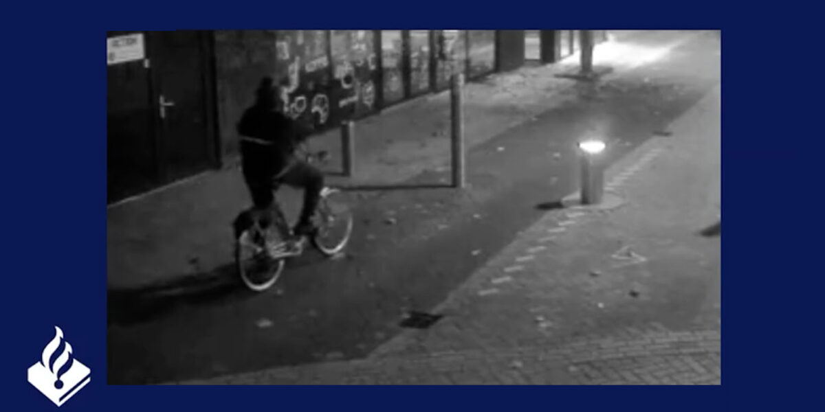 Lunchroom en woning in Mijdrecht beschoten, politie zoekt fietsende schutter