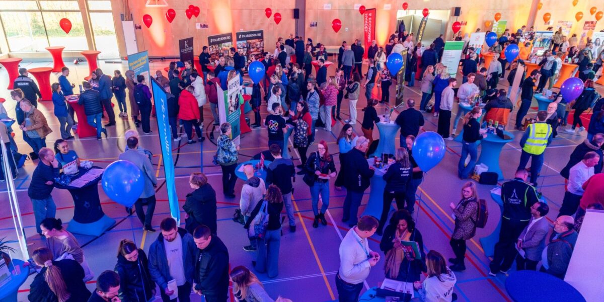 Werkzoekenden welkom op banenmarkt in sporthal De Phoenix