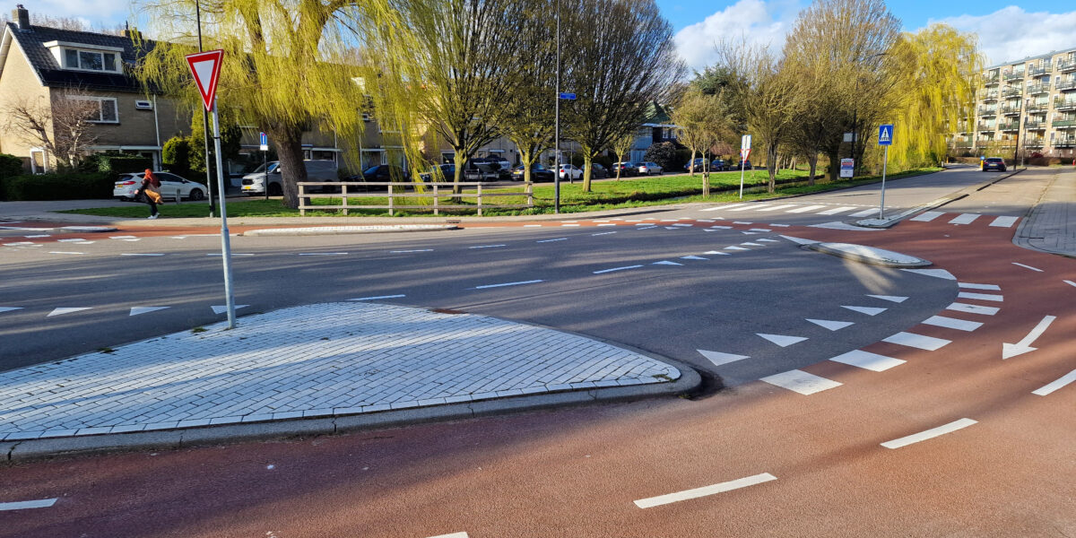 Vertrouwde voorrang keert terug op omstreden fietsrotonde