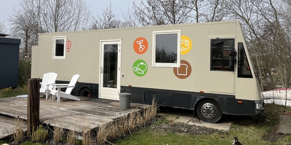 SRV-wagen uit Waverveen omgebouwd tot uniek tiny house