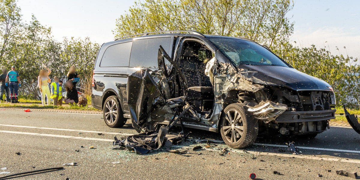 Chaos op de N201 na zware botsing