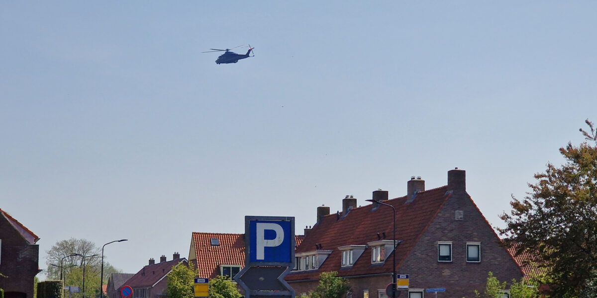 Politiehelikopter cirkelt boven sportpark na achtervolging