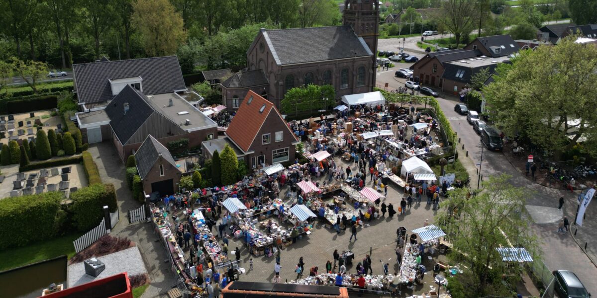 Rommelmarkt in Wilnis viert bijzonder jubileum voor het goede doel
