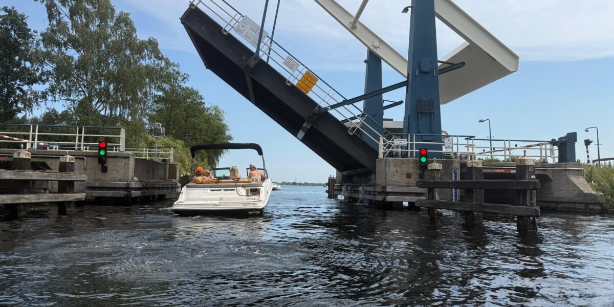 Bruggen openen na tropische hitte weer volgens de normale dienstregeling