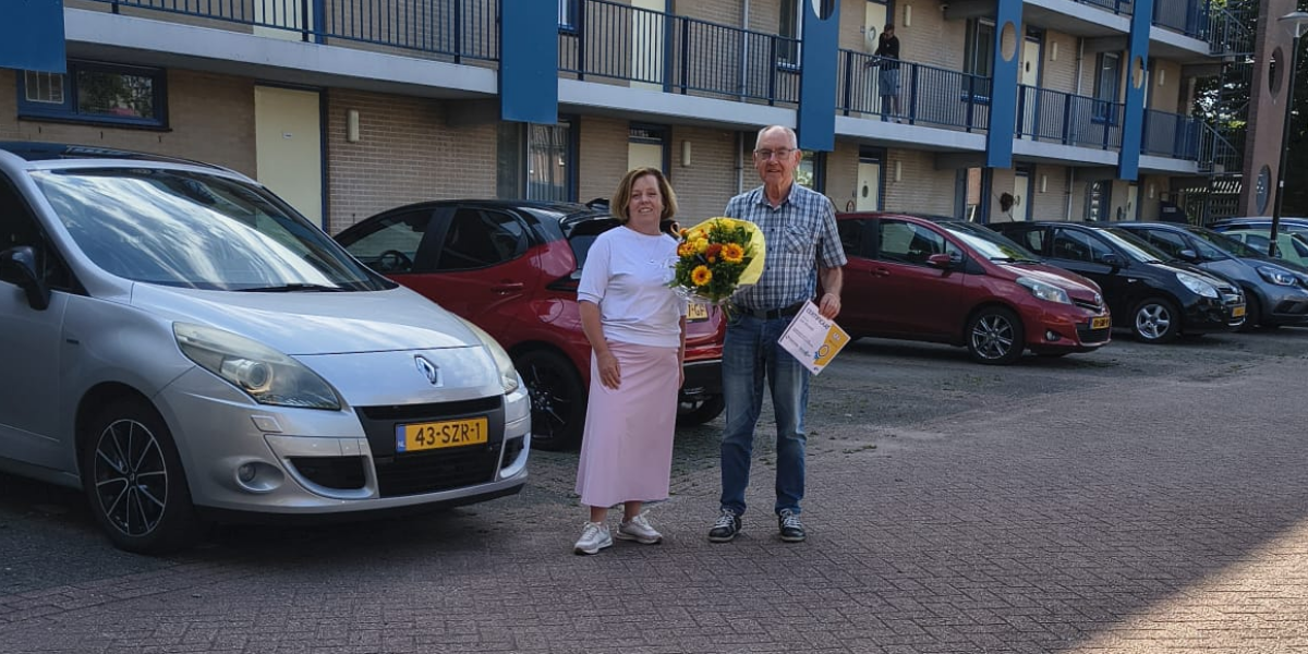 Vrijwilliger Jan rijdt duizendste rit voor ANWB AutoMaatje