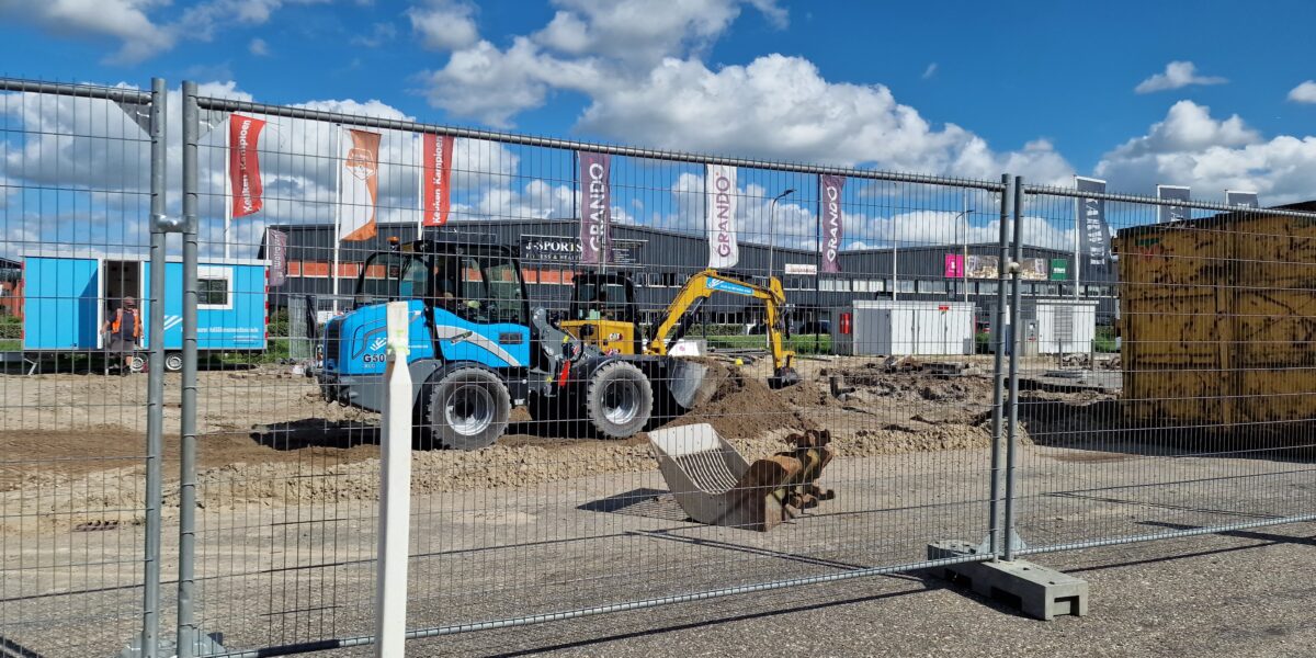 Binnen twee uur gesloopt: tankstation tegen de vlakte voor gecombineerde energielocatie