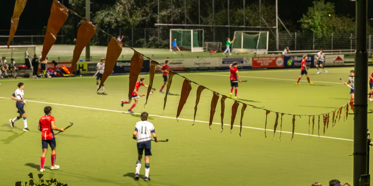 Duizenden kilometers voor een potje hockey: Australië strijkt neer bij HVM in Mijdrecht